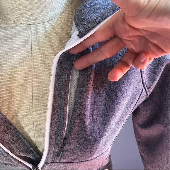 Kirkland signature, gray wind resistant, zip up, hooded jacket - Picture 8 of 9